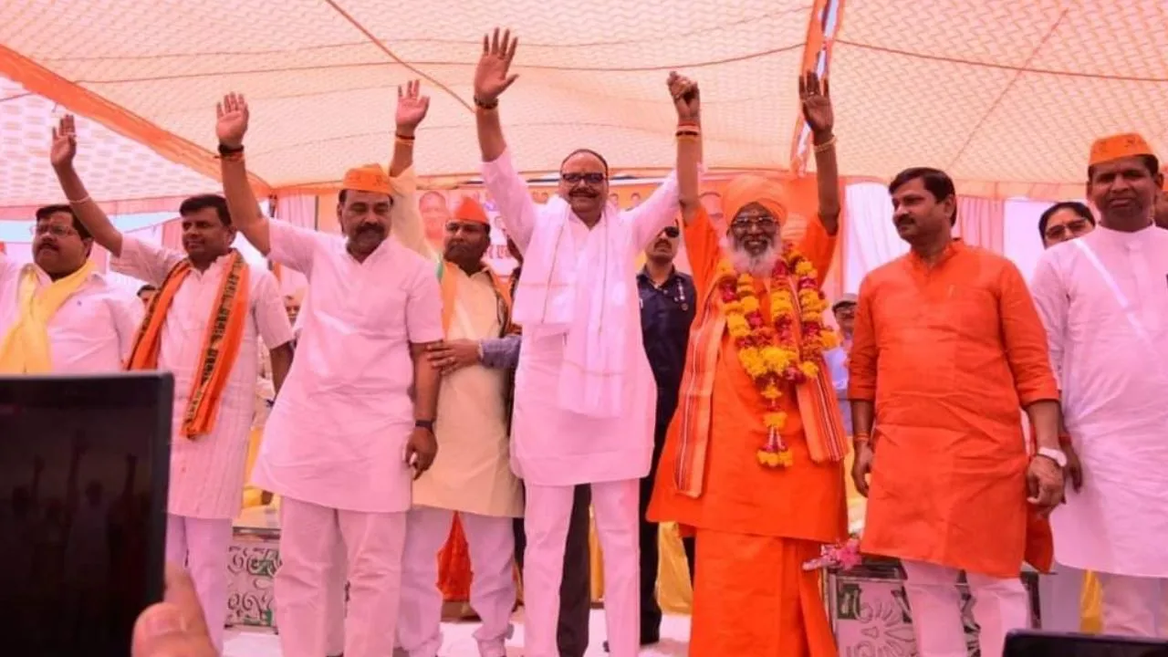 Unnao: डिप्टी सीएम  बृजेश पाठक बोले- सपा सरकार में प्लांट, दुकान व मकान पर कब्जा कर होती थी गुंडई