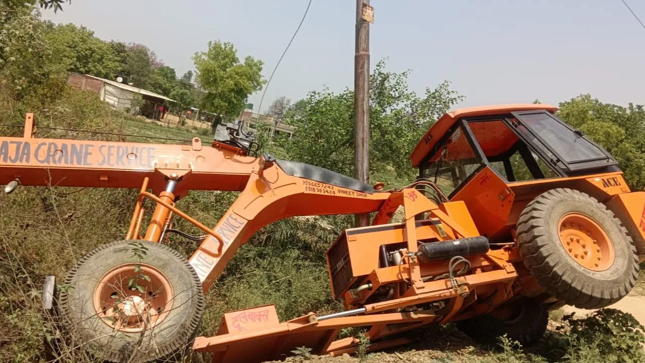 Unnao Accident: खेत से लौट रहे किसान को हाइड्रा ने रौंदा; मौत, परिजनों में मचा कोहराम, पुलिस ने शव पोस्टमार्टम को भेजा 