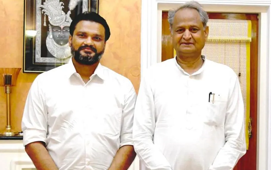 गहलोत के पूर्व ओएसडी का बड़ा दावा, तत्कालीन मुख्यमंत्री ने दी थीं आडियो क्लिप 