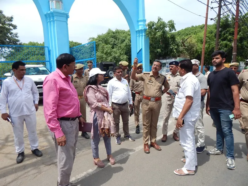 मुरादाबाद : सड़क पर नहीं होगी ईद की नमाज, एसपी सिटी ने ईदगाह परिसर का किया दौरा 