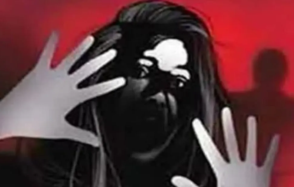 लखीमपुर-खीरी: दिव्यांग महिला को धमकाकर पांच महीने से कर रहा दुष्कर्म, पीड़िता ने रो-रोकर एसपी से लगाई न्याय की गुहार 