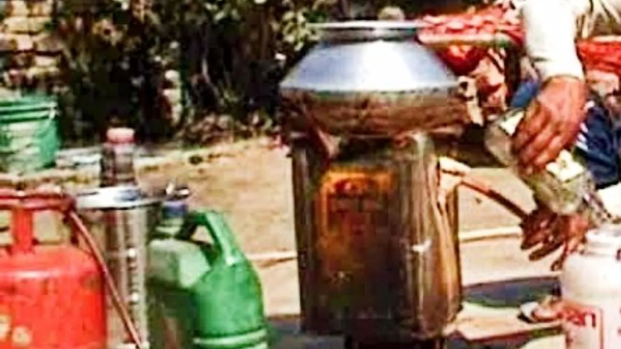Unnao News: पुरवा में कच्ची शराब का धंधा जोरों पर...प्रशासनिक अफसर पकड़वा रहे, आबकारी अफसर निश्चिंत 