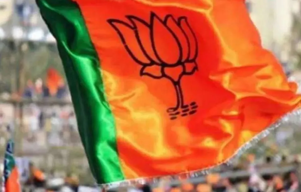 Bareilly News: संतोष के बनाए गए अभेद किले पर लहराता रहे कमल...छत्रपाल के लिए जुटा संघ