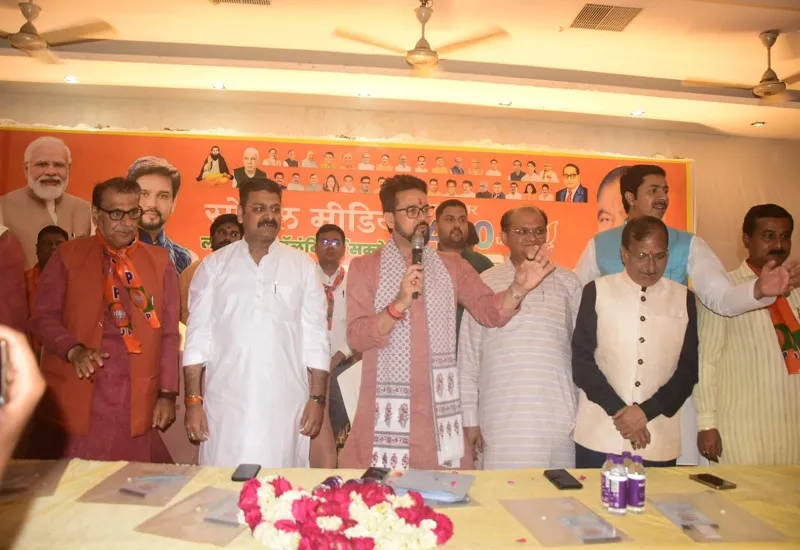 मुरादाबाद : खेल मंत्री अनुराग ठाकुर ने बताई मोदी की फुल फॉर्म, बोले- हर योद्धा को मोदी बनना होगा...