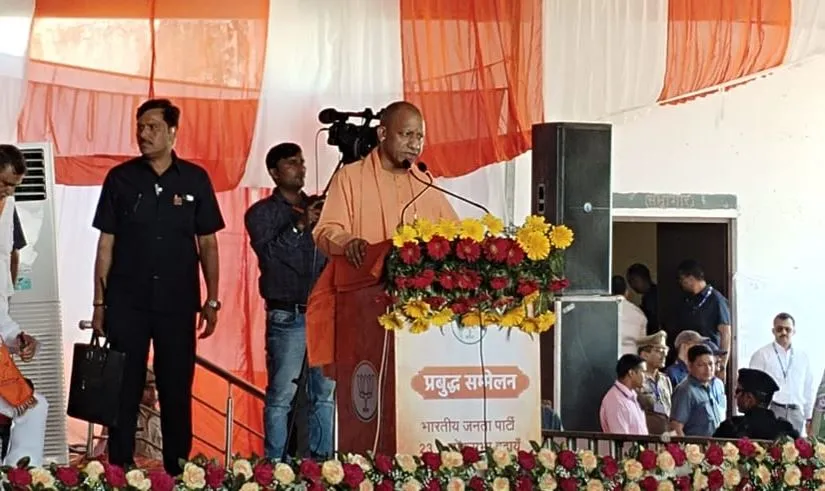 बदायूं में बोले CM योगी, फैमिली बनाम नेशन फर्स्ट का है चुनाव 