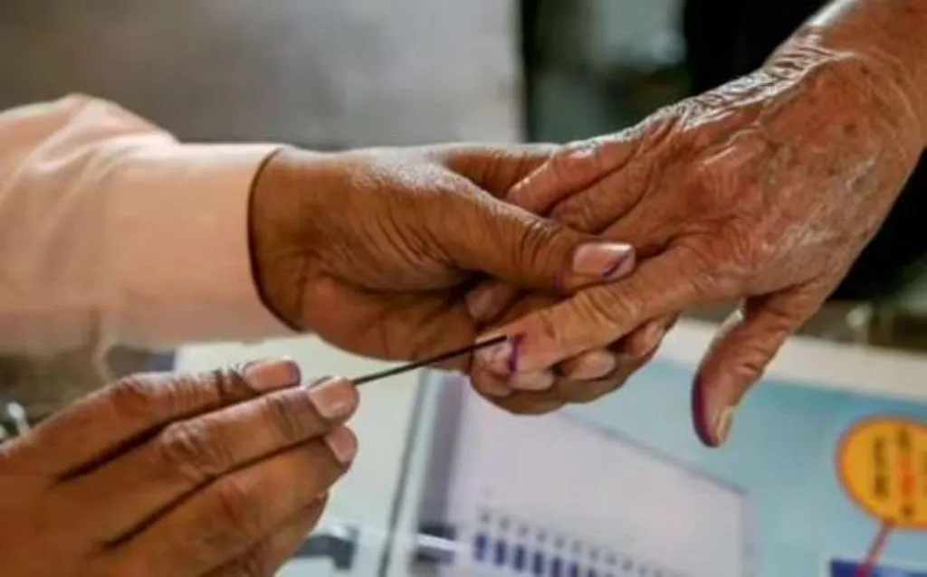 Bareilly News: निष्क्रिय खाते चुनाव में सक्रिय हुए तो आयोग को जाएगी रिपोर्ट