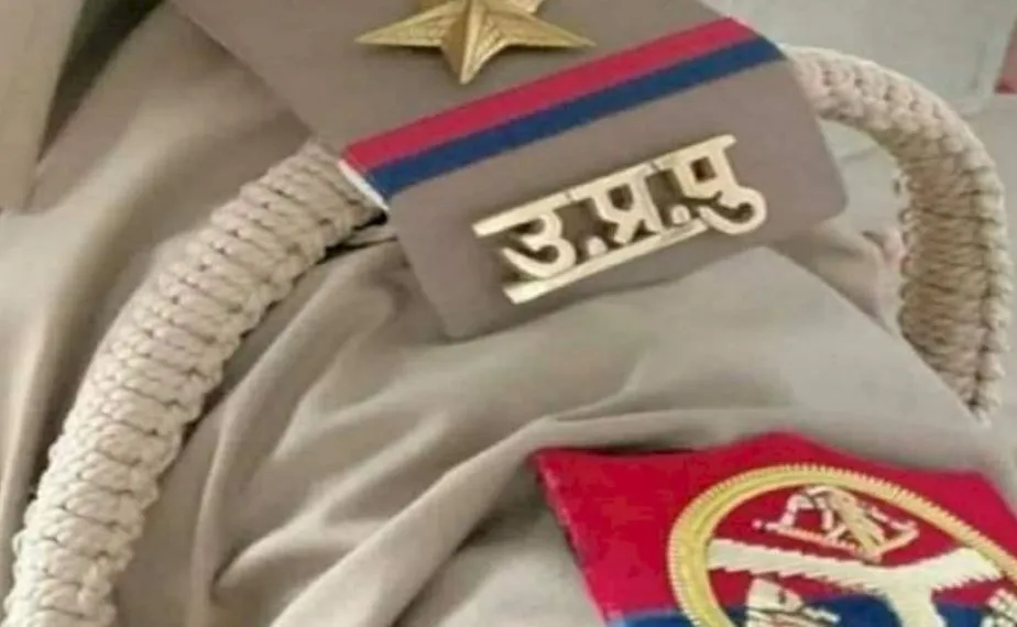 शाहजहांपुर: दरोगा बोला, कारतूस तेरे मुंह में घुसेड़ दूंगा...वीडियो वायरल