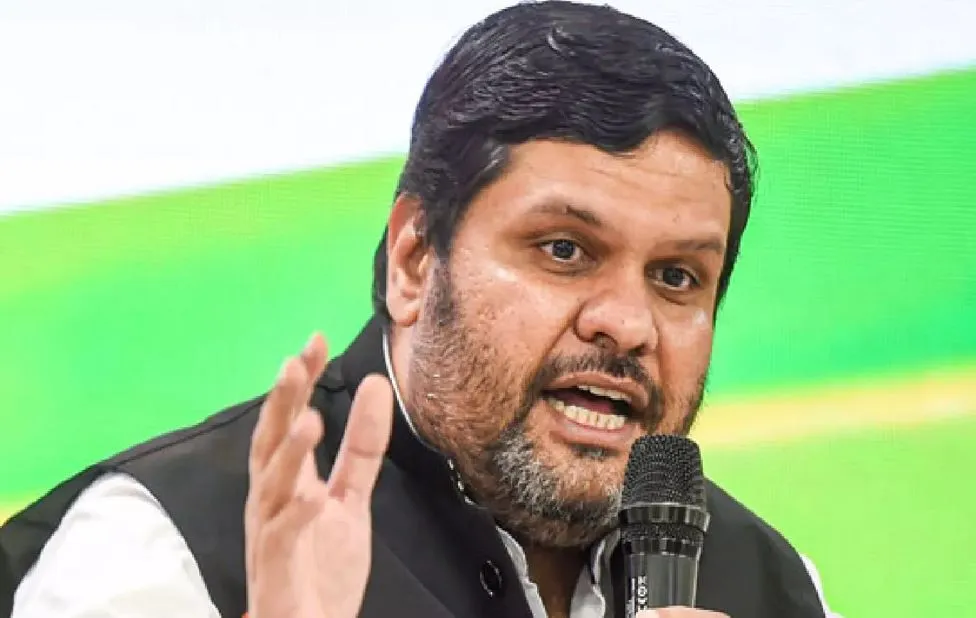 लोकसभा चुनाव से पहले कांग्रेस को बड़ा झटका, गौरव वल्लभ ने पार्टी के सभी पदों से दिया इस्तीफा 