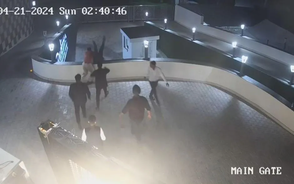 Bareilly News: होटल में पार्टी के दौरान दवा व्यापारी के बेटे को छत से फेंका, घटना CCTV में कैद 