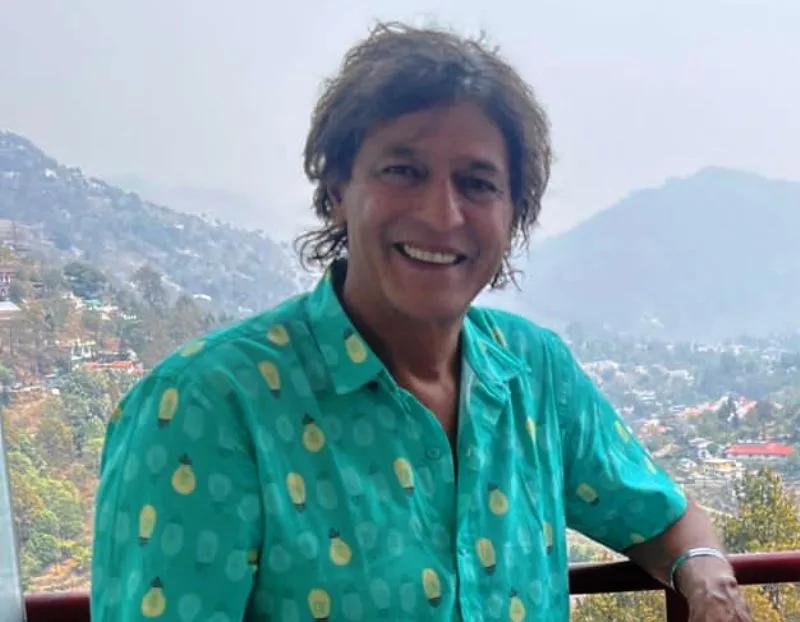 नैनीताल: मशहूर बॉलीवुड अभिनेता चंकी पांडे ने किए कैंची धाम के दर्शन 