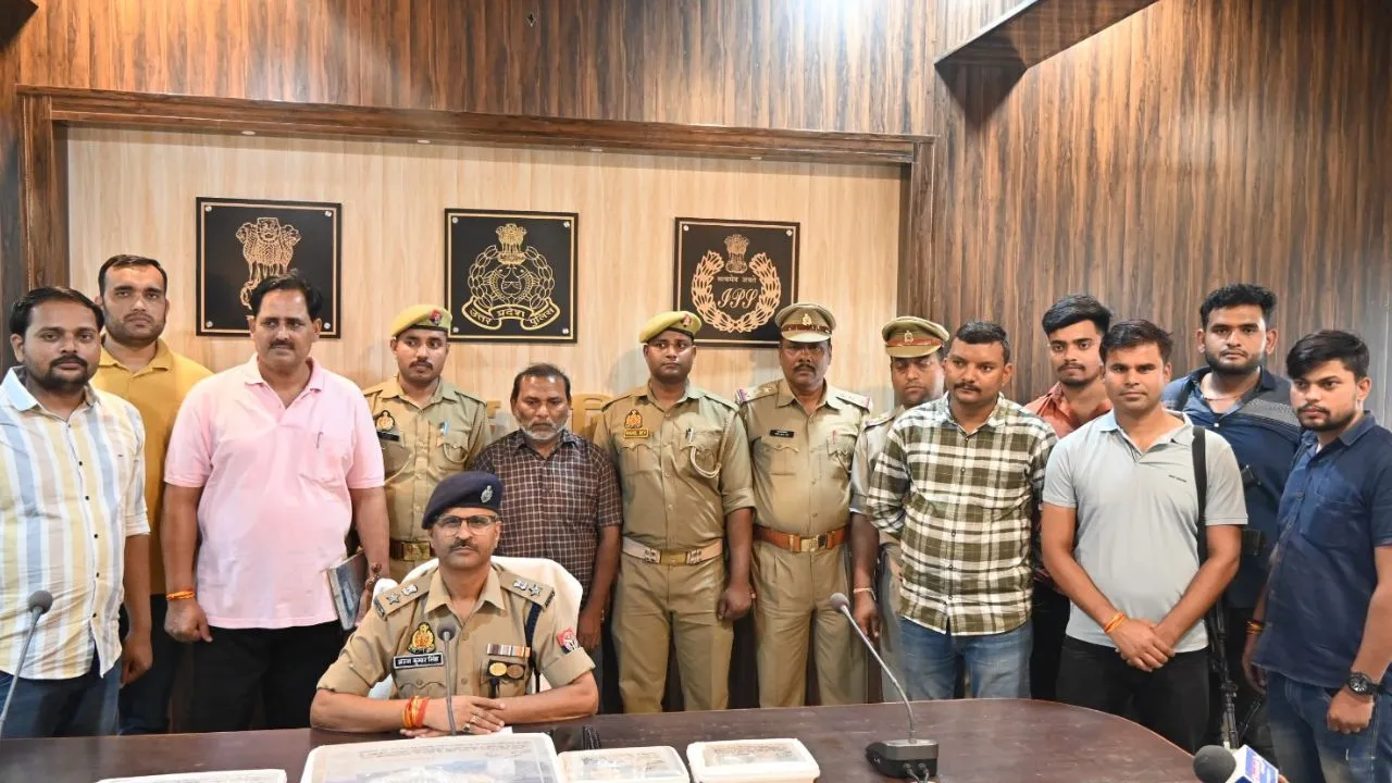 Chitrakoot Theft: बनारस के सर्राफ से हुई चोरी का हुआ खुलासा; एक आरोपी गिरफ्तार, तीन अभी भी पुलिस की गिरफ्त से दूर 