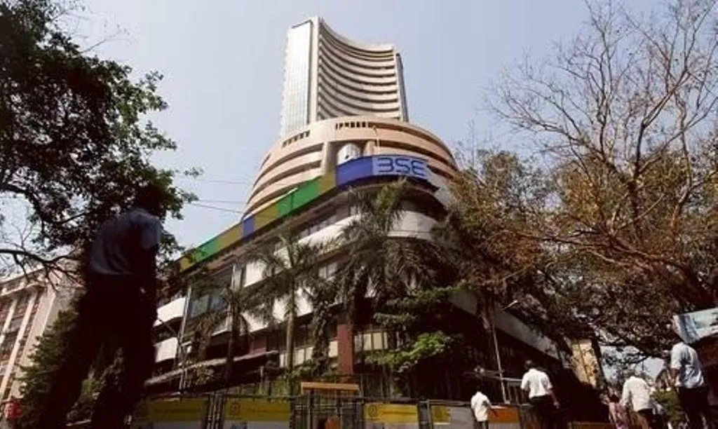 Share Market Update: घरेलू बाजारों में शुरुआती कारोबार में तेजी, सेंसेक्स 74,300 के पार 
