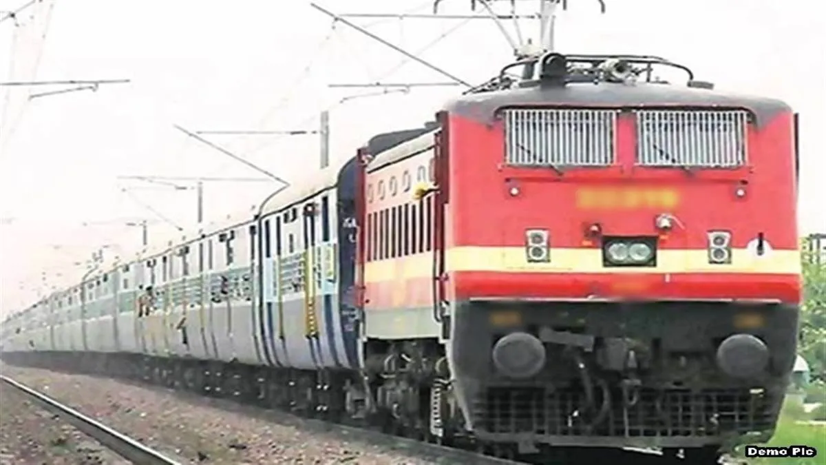 नवरात्रि में मैहर स्टेशन पर पांच मिनट रुकेंगी डेढ़ दर्जन ट्रेनें , वेटिंग,भीड़ से मिलेगी राहत
