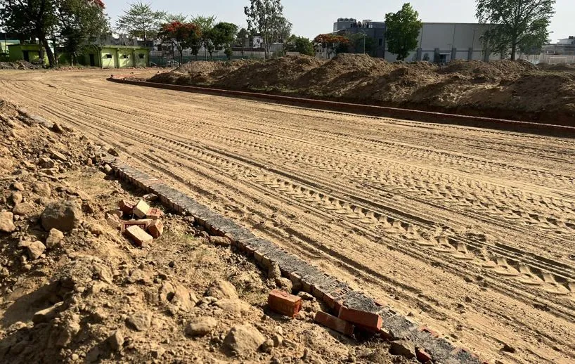 Bareilly News: स्पोर्ट्स स्टेडियम में सिंथेटिक ट्रैक का काम हुआ तेज, 10 करोड़ रुपये में बनकर होगा तैयार