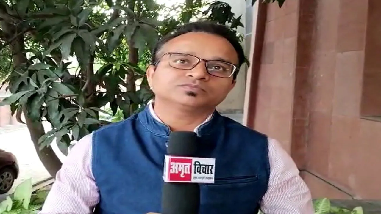 लखनऊ: माता-पिता के इन कार्यों से बच्चों पर पड़ता है नकारात्मक प्रभाव, बच्चे के सामने न करें यह बातें 