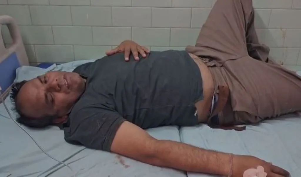 Bareilly News: फर्जी मुकदमों से परेशान शख्स ने एसएसपी ऑफिस में खाया जहर, अस्पताल में भर्ती 