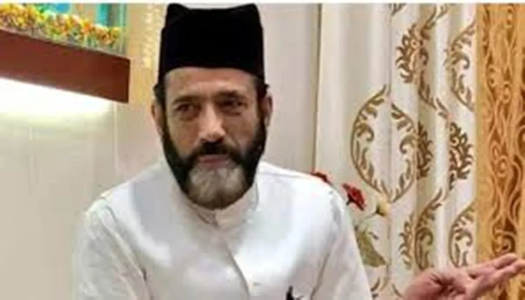 Bareilly News: मौलाना तौकीर रजा ने नगर निगम से लिया नो ड्यूज सर्टिफिकेट