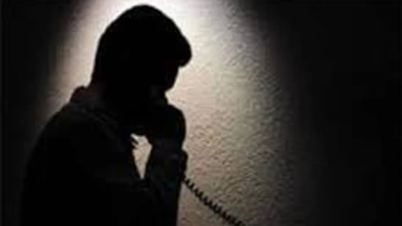 अमरोहा: प्रधानाध्यापक से कहा- स्कूल आ रहा हूं, तुम्हारी रेल बना दूंगा, सहायक अध्यापक के भाई ने दी धमकी,  मचा बवाल