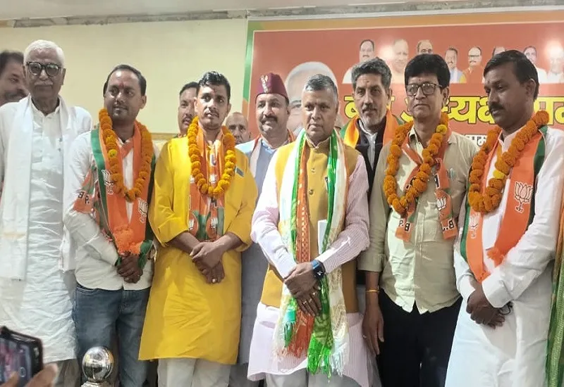 सरकार के जनकल्याणकारी कार्यों की वजह से देश में मोदी लहर : धर्मवीर प्रजापति