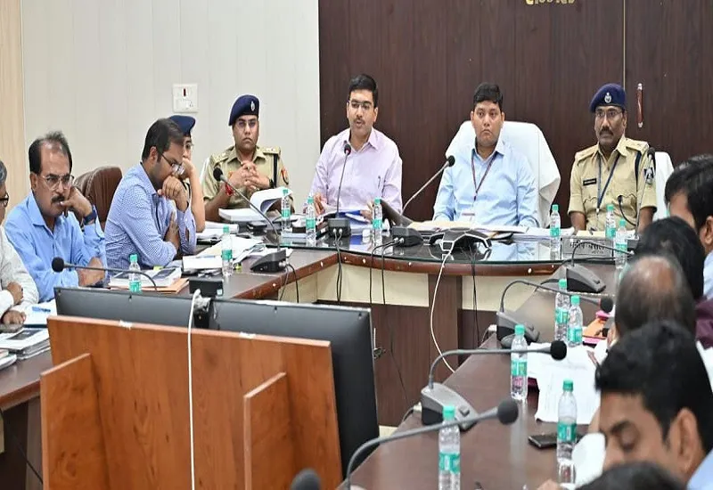 संभल : चुनाव को पारदर्शिता व निष्पक्षता से संपन्न कराना जिम्मेदारी, चुनाव प्रेक्षक ने की कार्यों की समीक्षा 