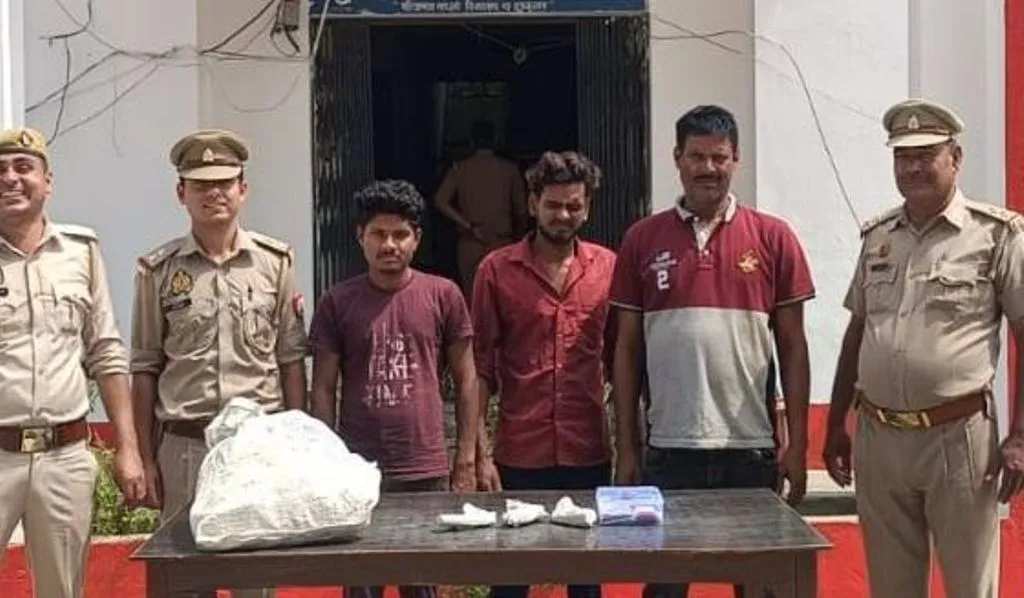 शाहजहांपुर: रोजा और सिंधौली क्षेत्र में बनाए जा रहे थे तमंचा और रायफल, छापेमारी में छह गिरफ्तार