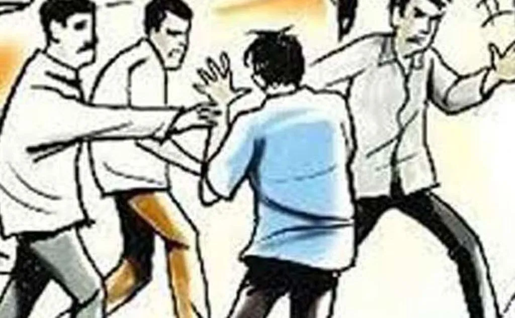 लखीमपुर-खीरी: दिलावरपुर में दो पक्षों के बीच मारपीट, पथराव से दंपती घायल