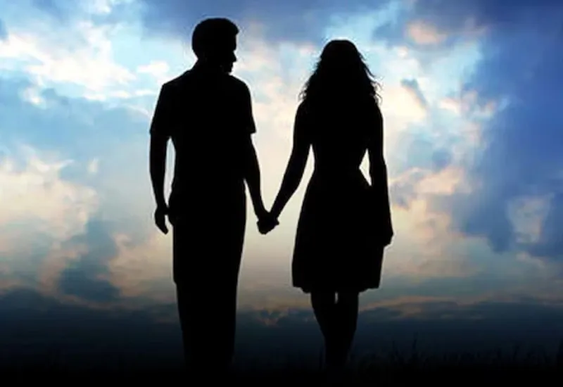 अमरोहा : प्रेमिका से मिलने पहुंचा मजदूर तो परिजनों ने पकड़ा, जमकर की धुनाई...वीडियो वायरल