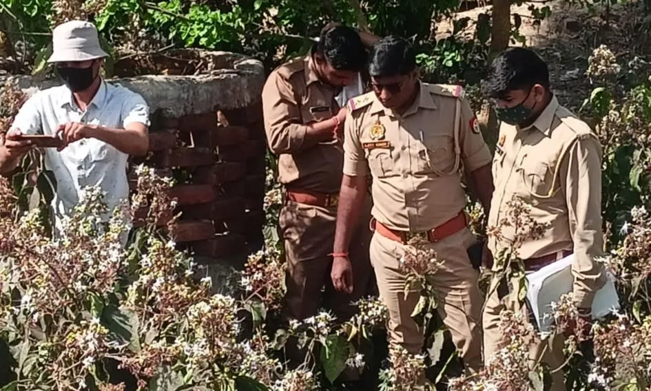 लखीमपुर-खीरी: फोरलेन किनारे झाड़ियों में मिला अधेड़ का शव, हत्या की आशंका 