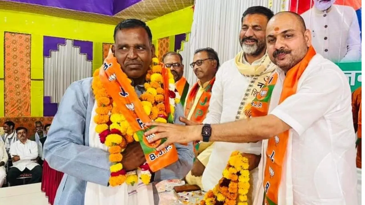 Lok Sabha Chunav 2024: सपा, बसपा, कांग्रेस नेताओं समेत अधिवक्ता BJP में हुए शामिल...भाजपा ने सियासी दलों को दिया झटका