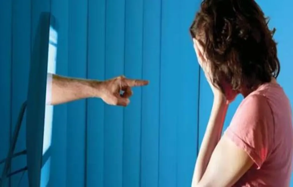 बरेली: Cyberbullying के शिकार बच्चों की ऐसे करें पहचान, जानिए...लक्षण और उपाय