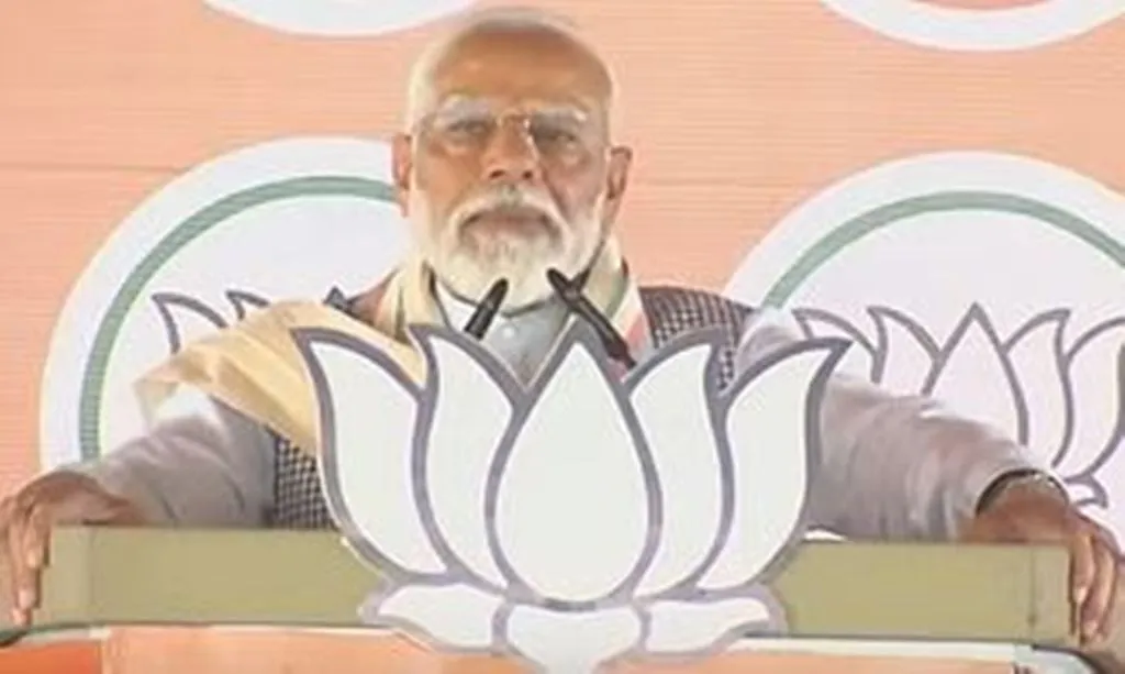 बिहार के नवादा में बोले PM मोदी, कांग्रेस टुकड़े-टुकड़े गैंग की भाषा बोल रही