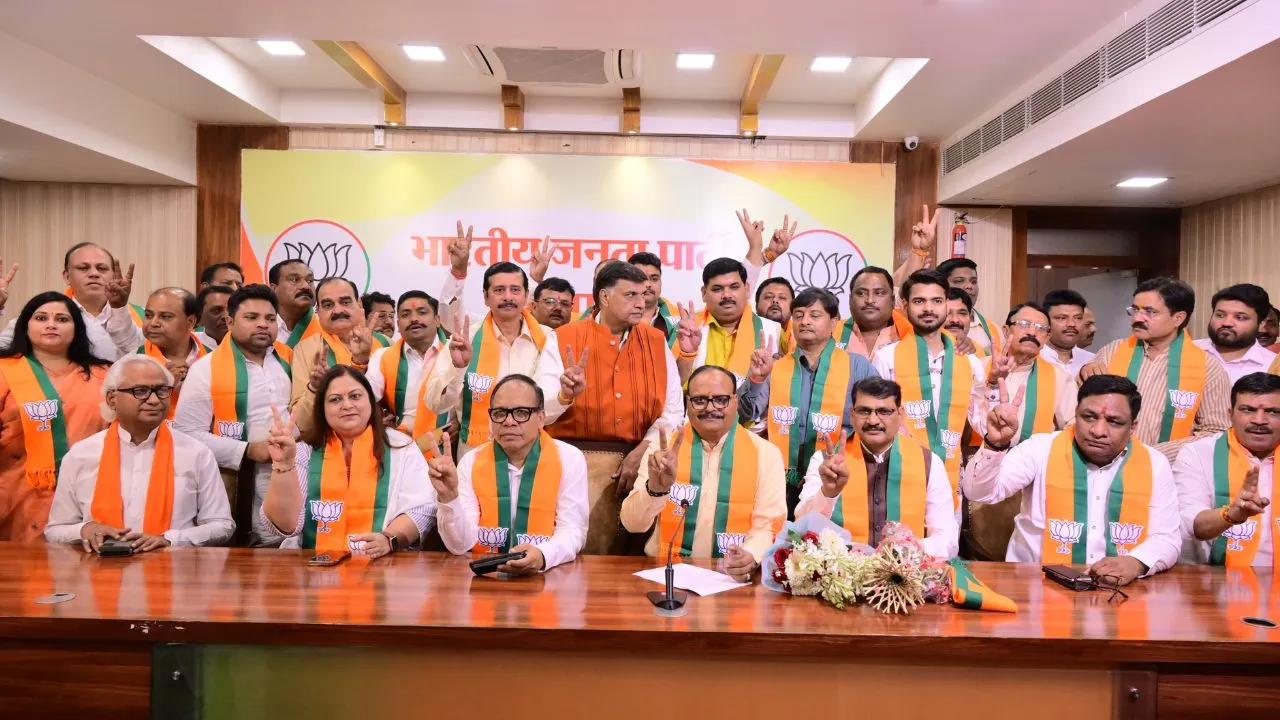Lok Sabha Chunav 2024: कांग्रेस प्रदेश महासचिव समेत सपा-बसपा के दर्जनों नेता हुये भाजपाई...उपमुख्यमंत्री बृजेश पाठक ने प्रदेश कार्यालय में दिलाई सदस्यता