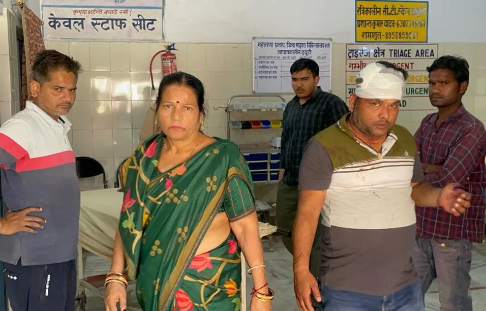 Bareilly News: शराब के लिए रुपए न देने पर ईंटों से हमला, घायल युवक अस्पताल में भर्ती