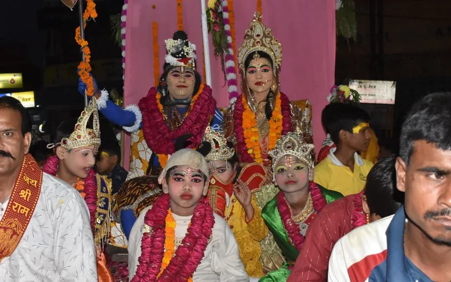 Bareilly News: रामनवमी पर निकलीं शोभायात्राएं, गूंजे श्रीराम के जयकारे