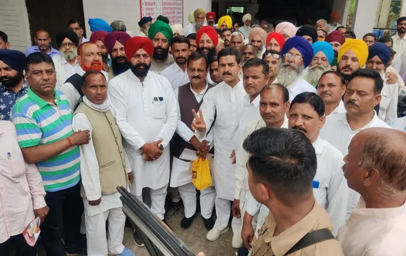 पीलीभीत: भगवत को मिला वीएम का साथ, बीजेपी की मुश्किल बढ़ी...कई मुद्दों पर हुई बात