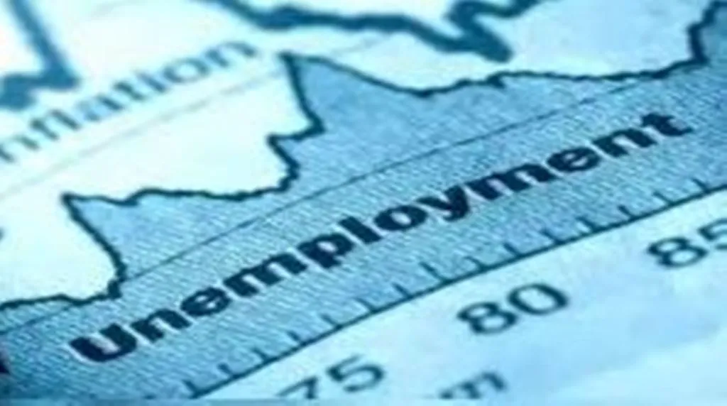 युवा बेरोजगारी अधिक