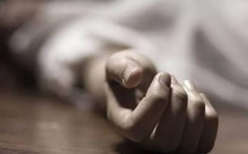 बदायूं: रेलवे लाइन किनारे मिला युवक का शव, हत्या का आरोप