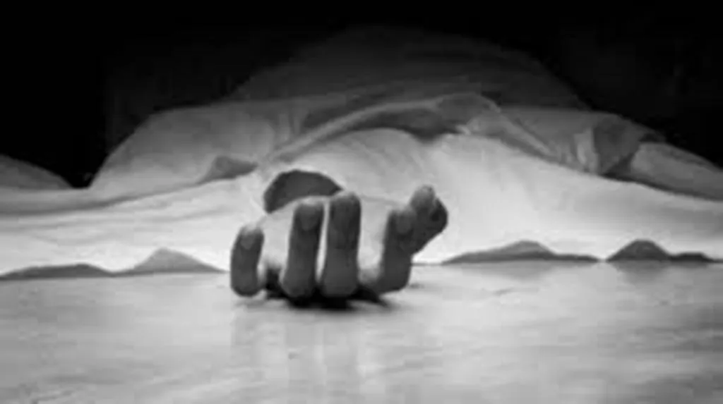  मेरठ: साढ़े आठ लाख के कर्ज पर बाप-बेटे को जबरन उठाया, दोनों की कमरे में बंद कर की पिटाई...पिता ने तंग आकर उठाया ये कदम