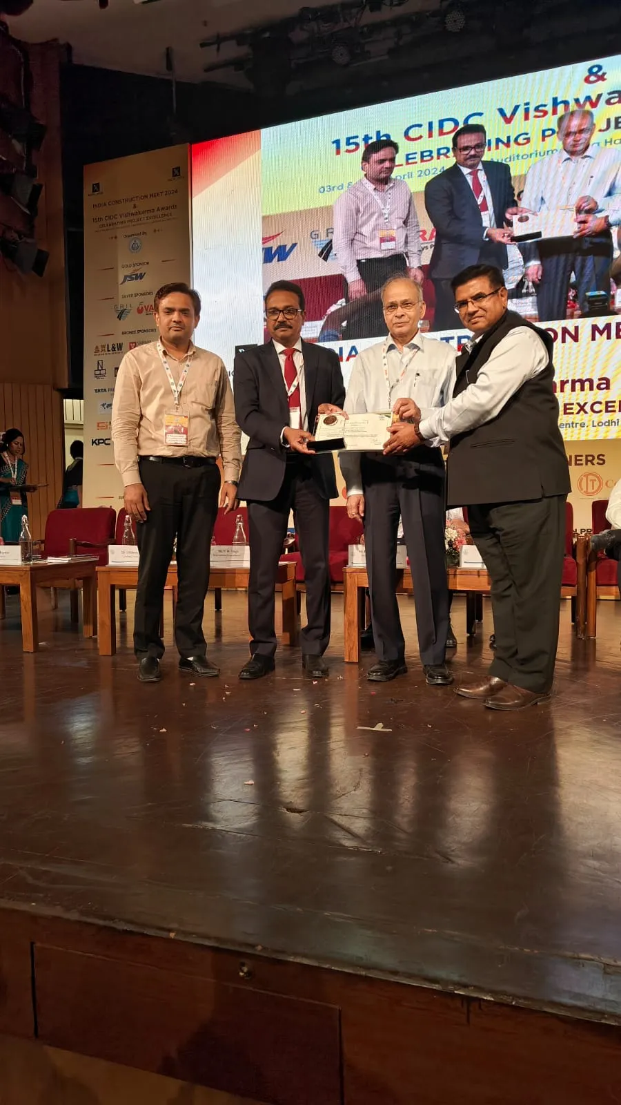 सर्वश्रेष्ठ निर्माण के लिए लखनऊ मेट्रो को मिला सीआईडीसी विश्वकर्मा पुरस्कार 2024
