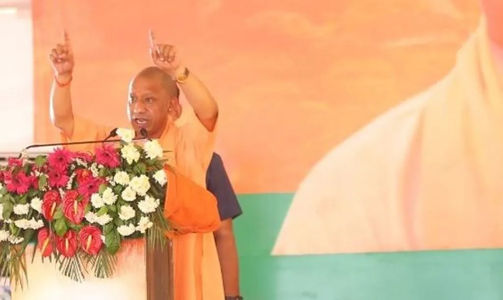 बदायूं: पहले लोग मरते थे मनाते थे जश्न, आज पटाखा फटे तो सफाई देता फिरता है पाकिस्तान: CM योगी 