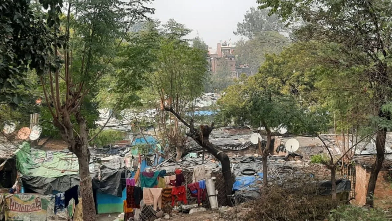 Unnao: अवैध अतिक्रमण हटाने के लिए रेलवे ने जारी की नोटिस; इतनी तारीख तक दिया गया समय...