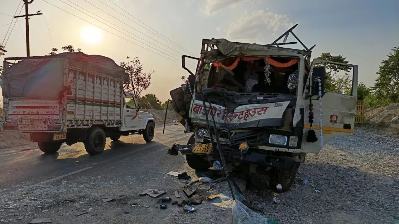 Kanpur Accident: गलत दिशा में आ रहे ट्रक और डीसीएम की आमने-सामने भिड़ंत, हादसे में छह घायल, हैलट में भर्ती