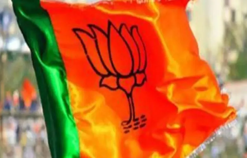 बदायूं:  बीजेपी विधायक से गुस्साए लोग, मुर्दाबाद के लगाए नारे...जानें पूरा मामला