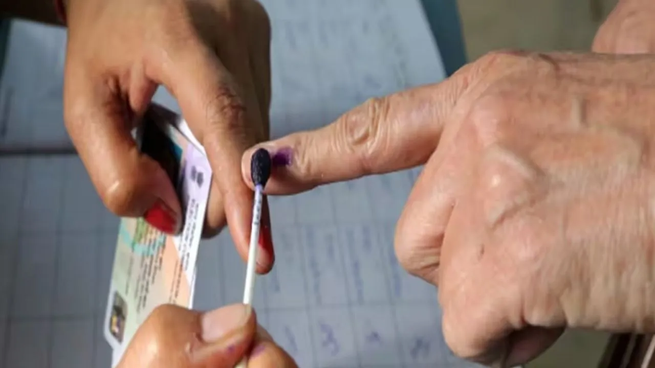 Kanpur: शहर में इन जगहों पर खड़ी होंगी चुनाव के लिए बसें...नगर निगम को मिले व्यवस्था दुरुस्त करने के निर्देश