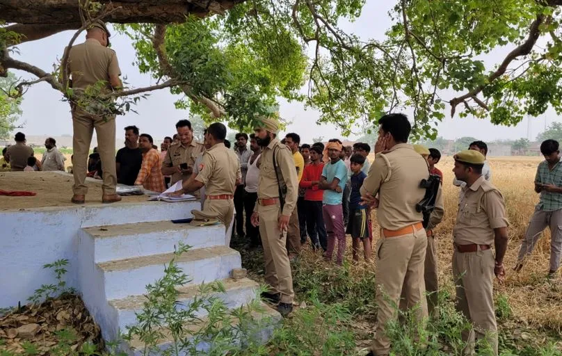 बदायूं: शाम को भाई से फोन पर हुई बात, सुबह फंदे पर मिला युवक का शव
