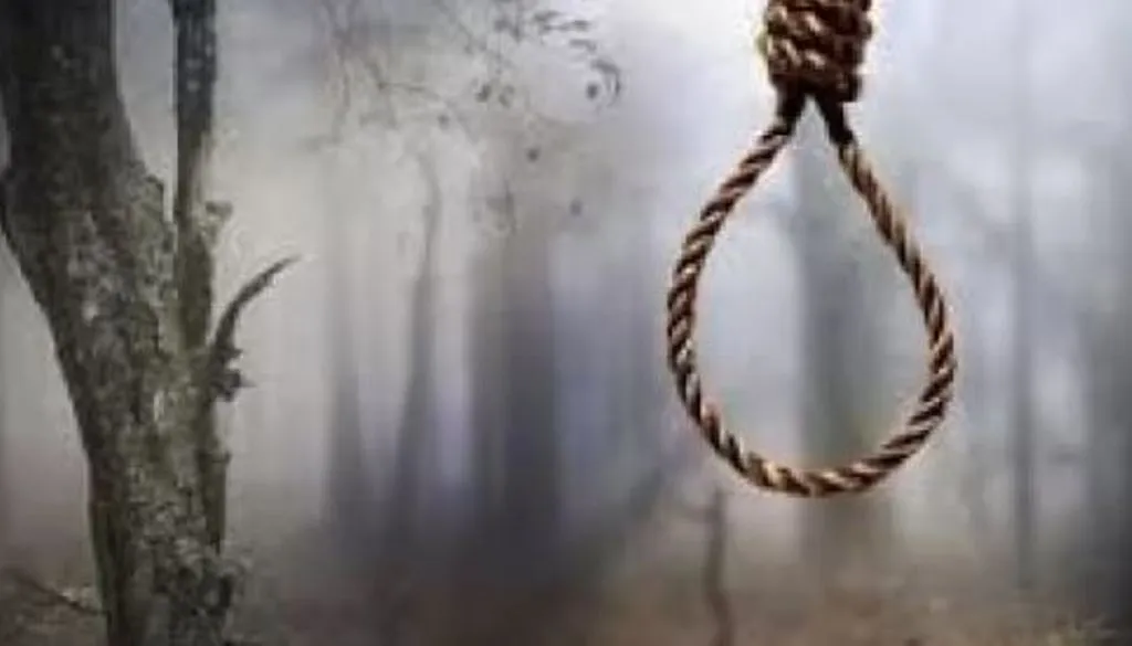 लखीमपुर-खीरी: मजदूरी के लिए घर से निकले युवक का पेड़ से लटका मिला शव, परिवार में मचा कोहराम  