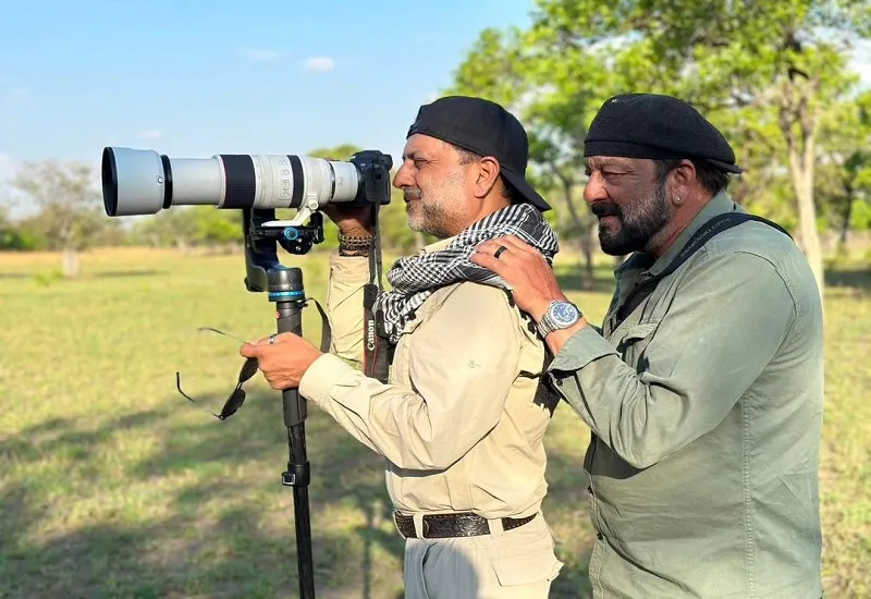 PHOTOS : परेश घेलानी के जन्मदिन पर संजय दत्त हुए इमोशनल, कहा- आप जैसा भाई होना एक गिफ्ट...