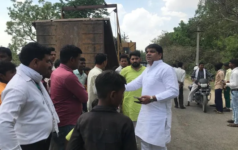 बदायूं: टेंपो की टक्कर से सड़क पार कर रहे मजदूर की मौत, परिवार में मचा कोहराम