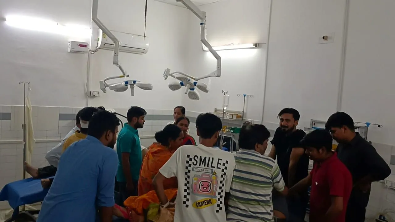 बहराइच: सड़क हादसों में महिला समेत दो की मौत, आठ घायल 