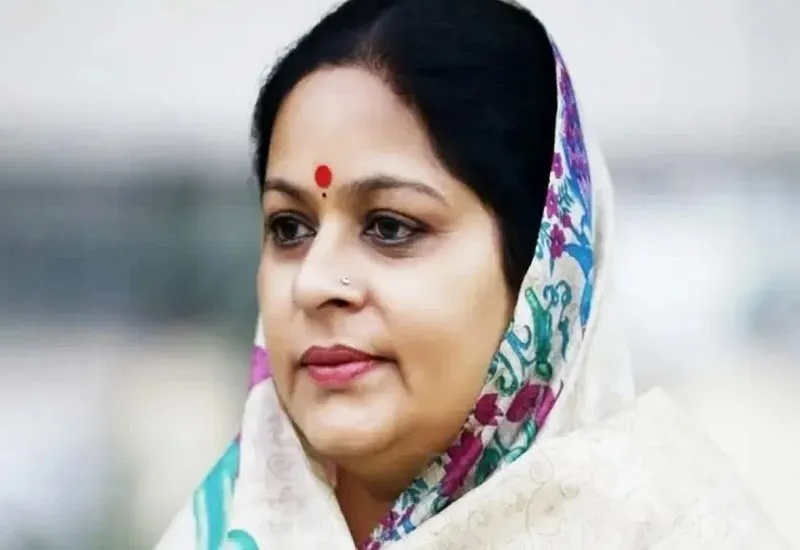 मुरादाबाद : आचार संहिता उल्लंघन के आरोप में सपा उम्मीदवार रुचि वीरा समेत दो के खिलाफ एफआईआर